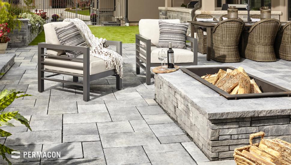 Outdoor fire pit