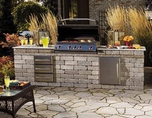 KITCHENS, BARS, BARBECUES